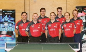 Sie wollen ihre letzte Chance auf einen Startplatz in der Regionalliga nutzen TG Obertshausen mit: Ernst Fischer, Hans-Jürgen Fischer, Lovre Dragicevic, Gregor Surnin, Andrija Dragicevic, Amadeus Rosemann, Axel Kämmerer (v.l.n.r.)