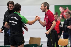 Axel Kämmer coacht Ernst Fischer beim Sieg gegen den TSV Besse